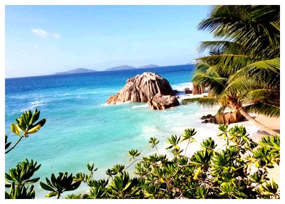 Где самое теплое море в июне