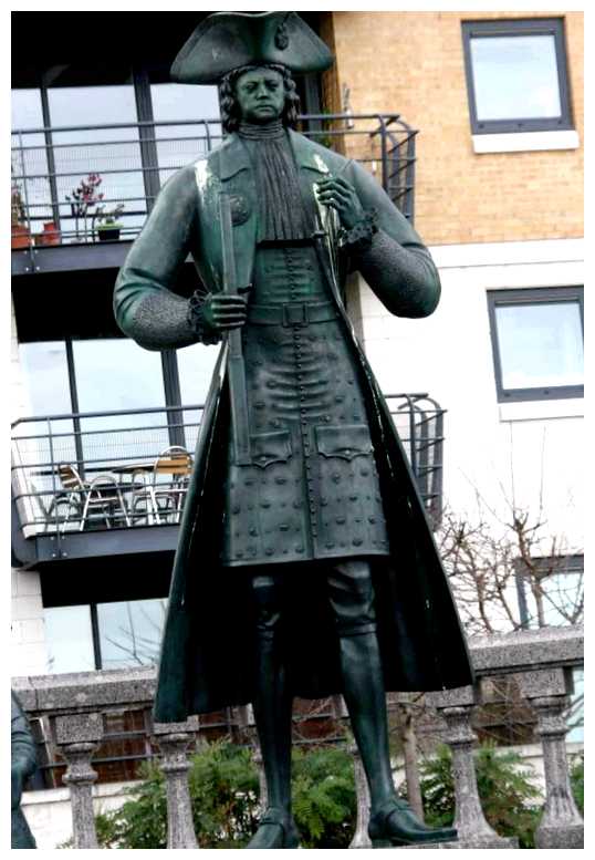 Где в Англии много русских