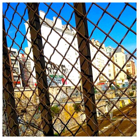 Где в Париже опасно