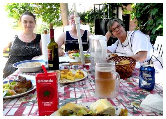 Как испанцы встречают гостей