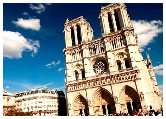 Как называется достопримечательность Франции