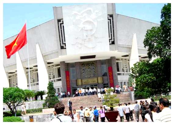 Как раньше называлась столица Вьетнама