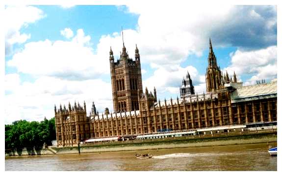 Какая самая древняя достопримечательность в Великобритании