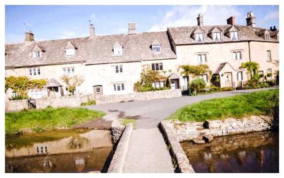 Какая самая древняя достопримечательность в Великобритании