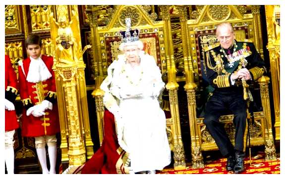 Какая самая необычная традиция в Британии (необычный, британии, катанию акватории, садового декора) Какая самая необычная традиция в Британии