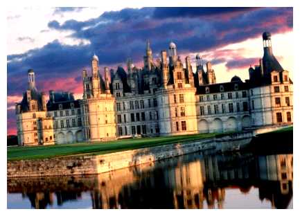 Какие всемирно известные достопримечательности имеются в стране Франция