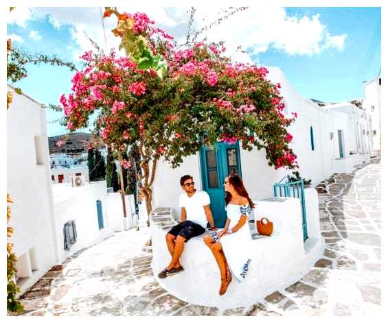 Почему туристы едут в Грецию