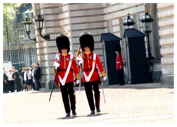 Почему туристы едут в Лондон