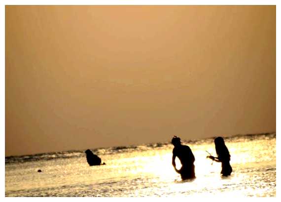 Почему в Египте нельзя купаться в море ночью