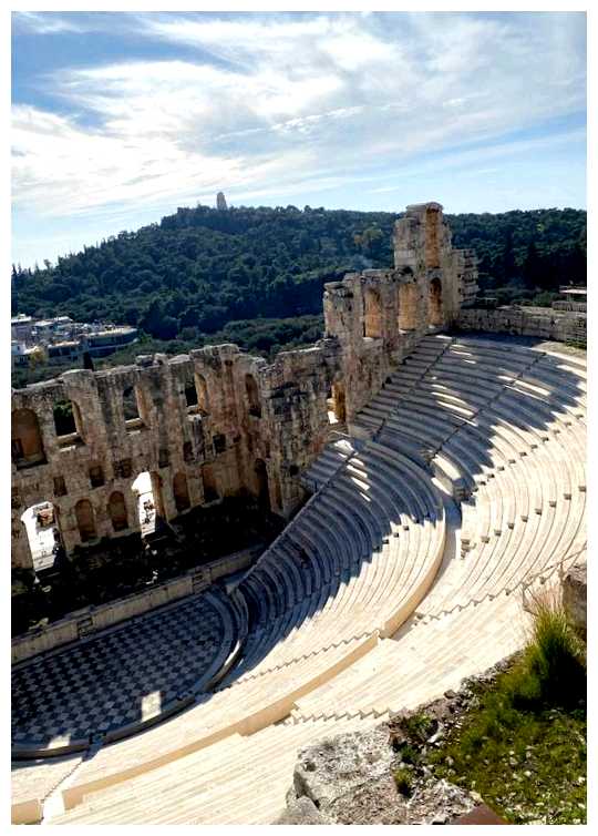 Сколько нужно денег чтобы прожить в Греции